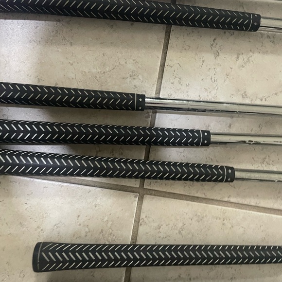 Wilson Jerry Pate Personal Irons Series - Picture 8 of 15